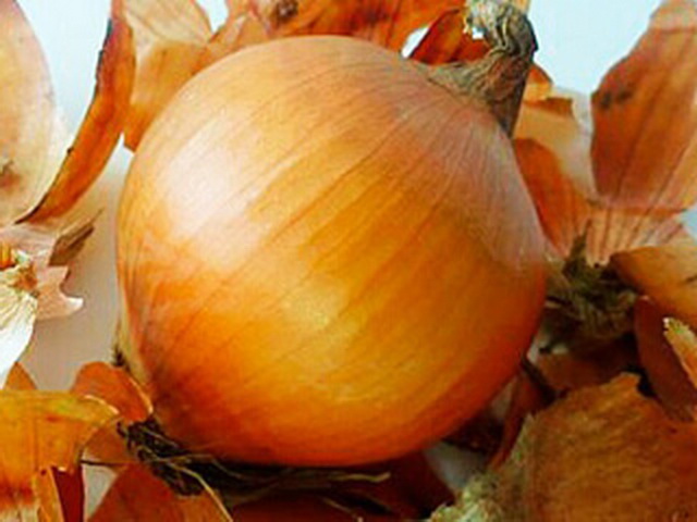 Простое, доступное и достаточно эффективное средство Шелуха лука для лечения