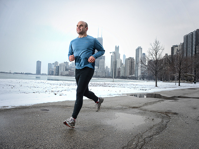 Мужчина на пробежке 