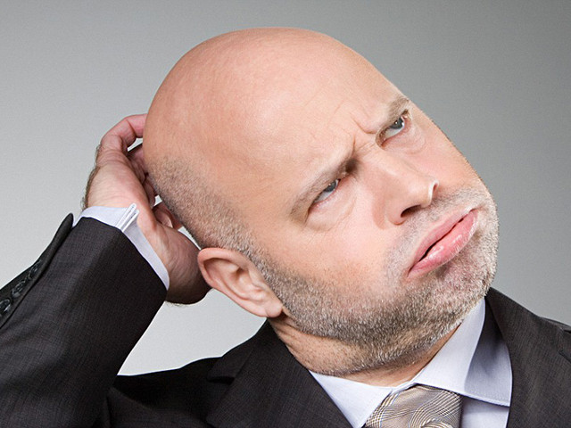 Лысый мужчина 