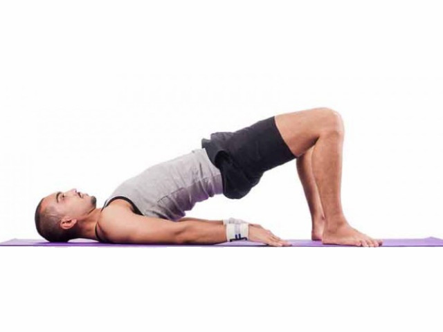 Упражнения подходят и для мужчин Человек на полу