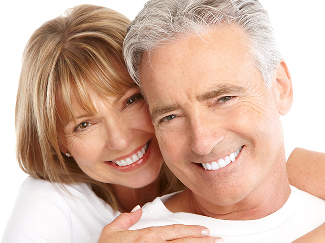 Седой мужчина 