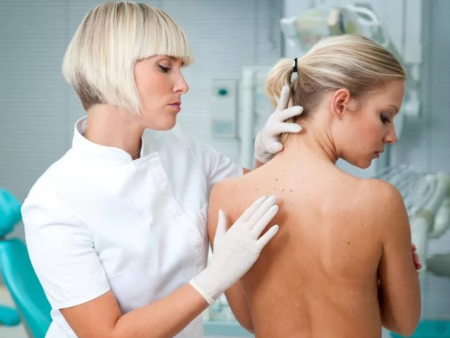 Девушка на приеме 