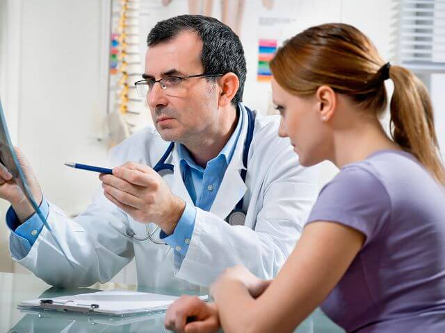 Девушка у специалиста