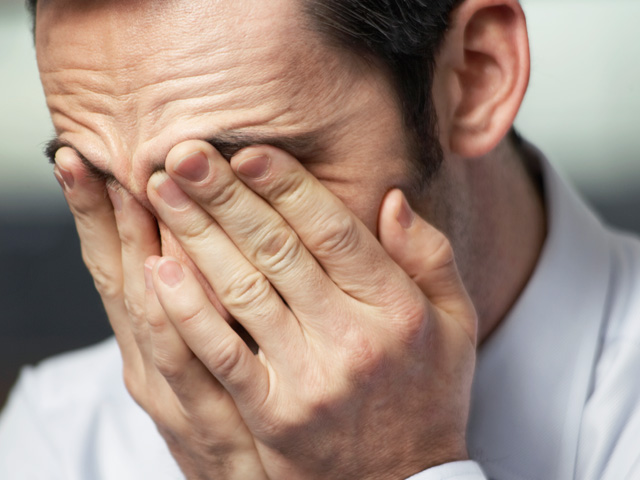 Расстроенный парень 