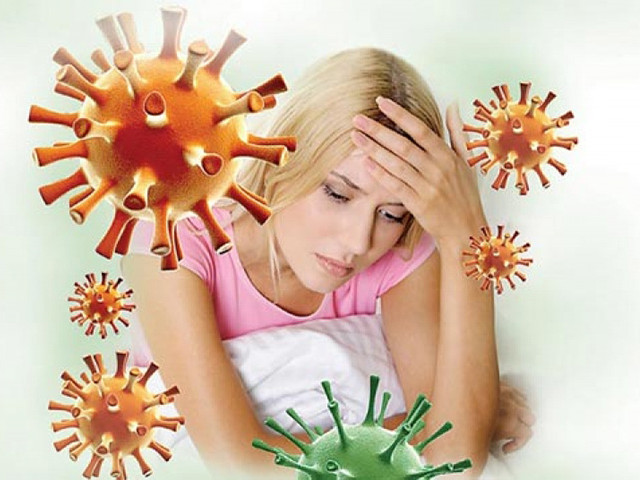 При слабом иммунитете болезнь развивается гораздо быстрее Болеющая девушка