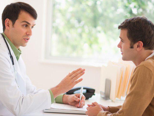 Диагностирование заболевания у врача На приеме у специалиста