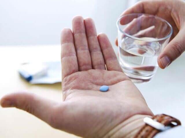 Таблетка на ладони 