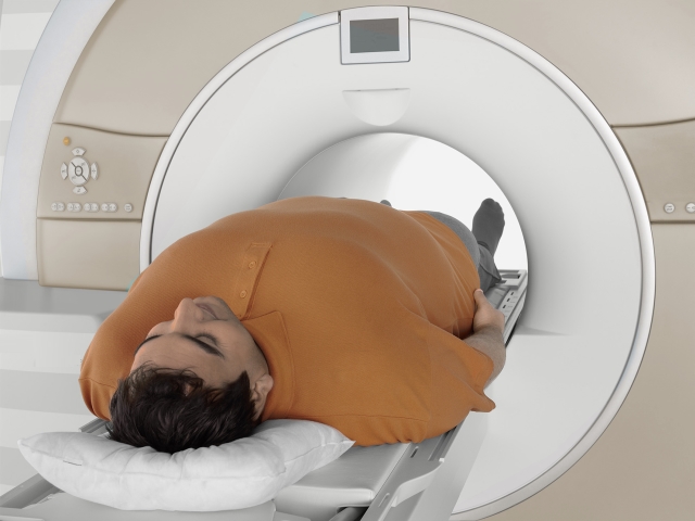 Магнитно резонансная томография 