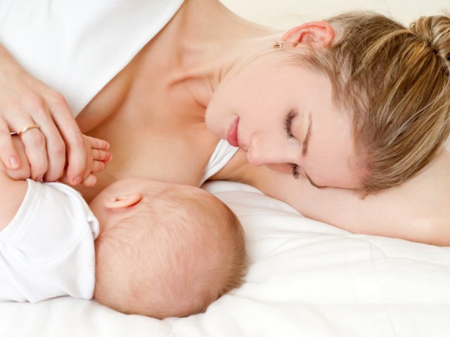 Женщина и малыш 