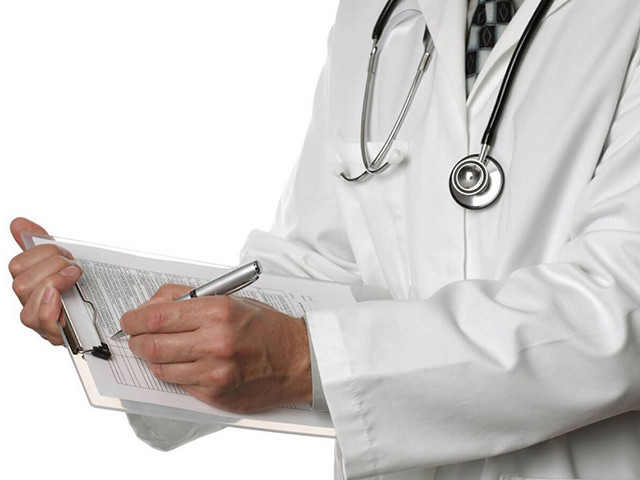 Назначение лечения Специалист выписывает рецепт