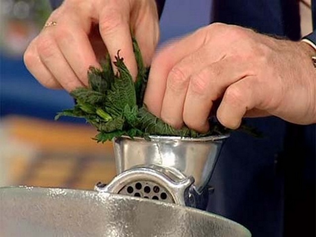 Измельчение крапивы