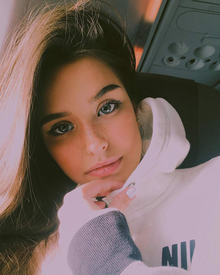 4 признака одинокой женщины