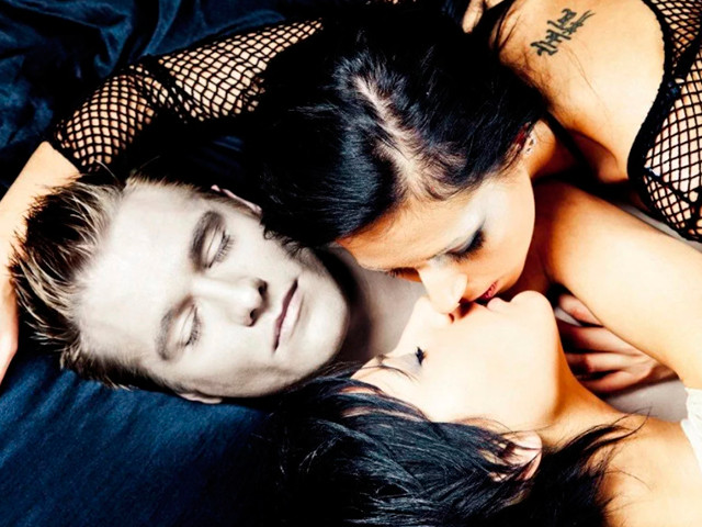 Запретные плоды Трое в постели