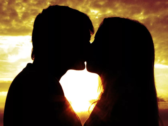 Поцелуй на закате