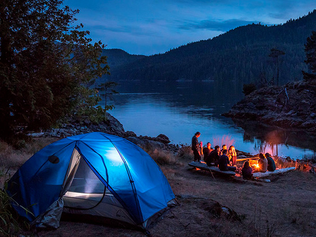 Отдых в палатке Ночные посиделки